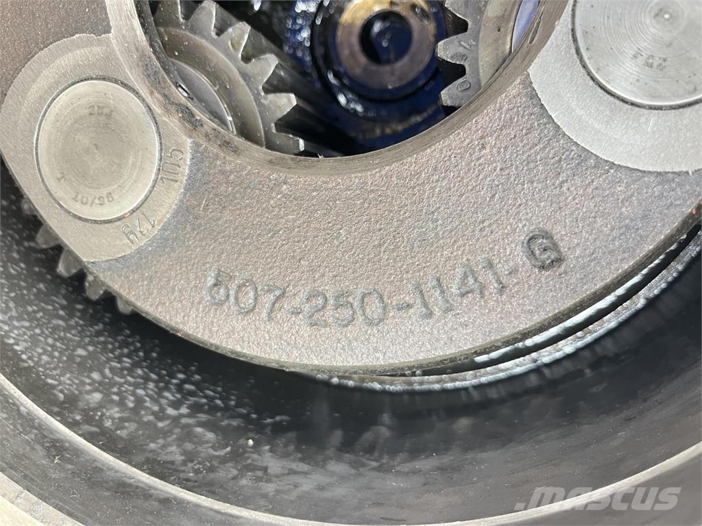 Demag AC 205 planetary gear 17-24-67-32-3pl-H135-42 Axles