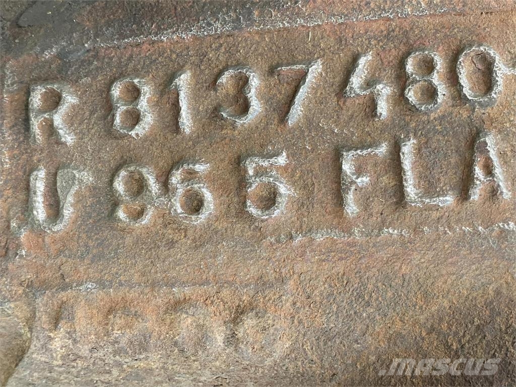 Demag AC 205 Steering knuckle 16 holes Axles