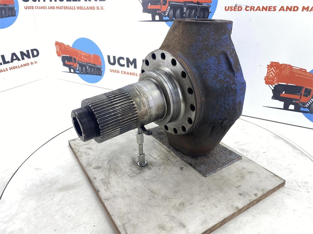 Demag AC 205 Steering knuckle 16 holes Axles