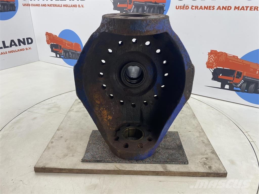 Demag AC 205 Steering knuckle 16 holes Axles