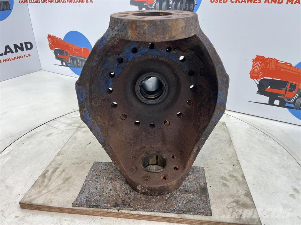 Demag AC 205 Steering knuckle 16 holes axle 4 Axles