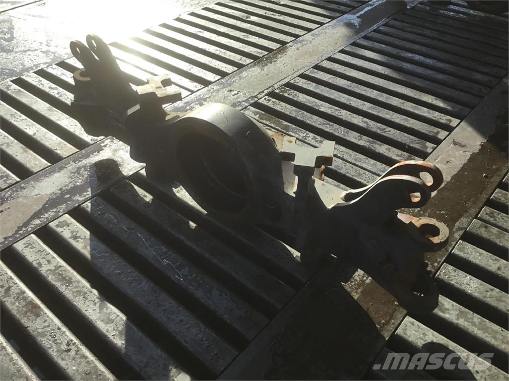 Demag AC 35 axle 2 Akselit