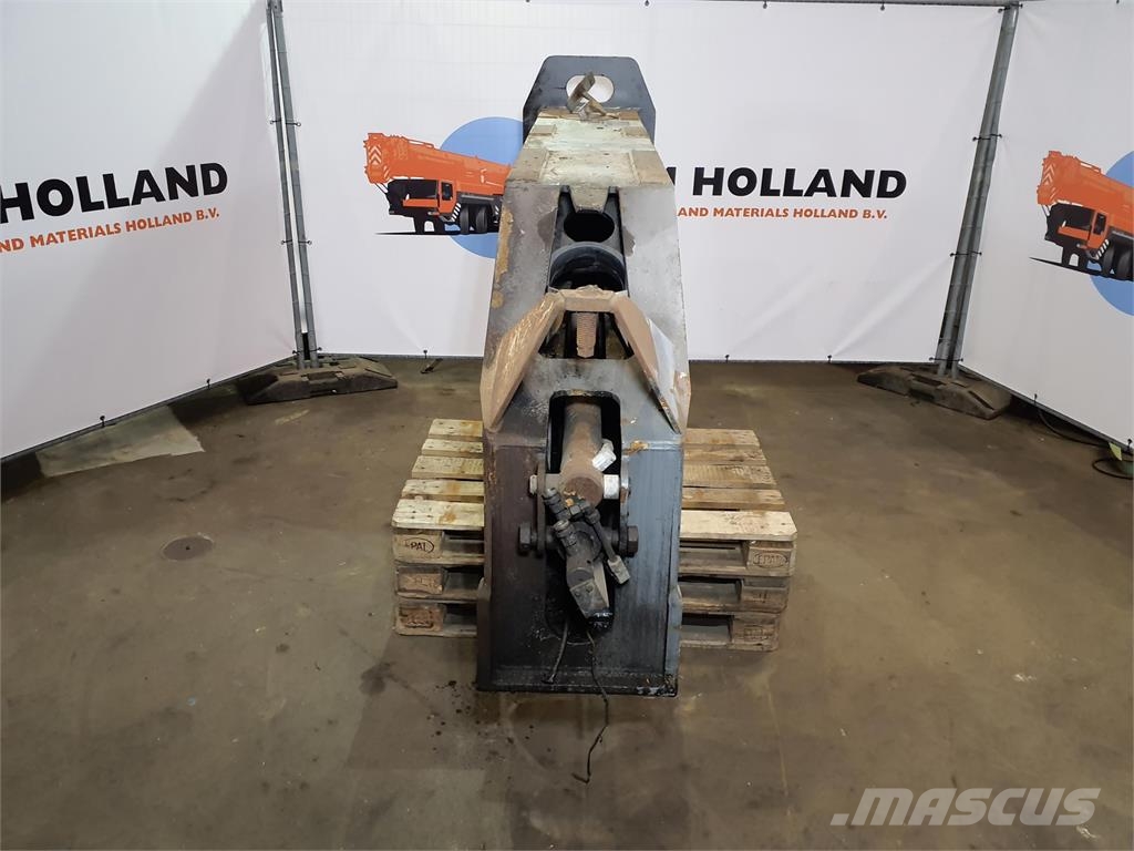 Demag AC 350-1 outrigger beam complete rear Εξαρτήματα και εξοπλισμός για γερανούς