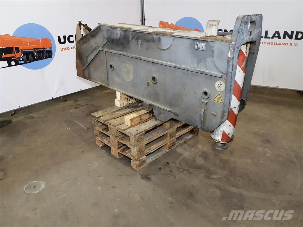 Demag AC 350-1 outrigger beam complete front Peças e equipamentos para guindastes