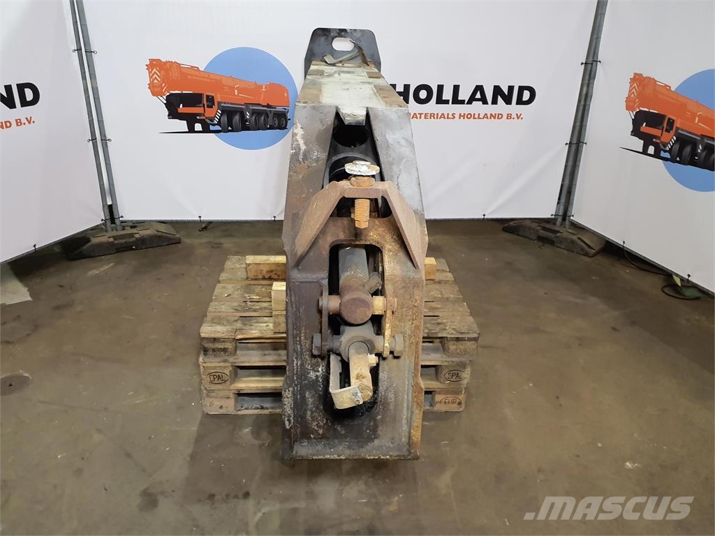 Demag AC 350-1 outrigger beam complete front Peças e equipamentos para guindastes