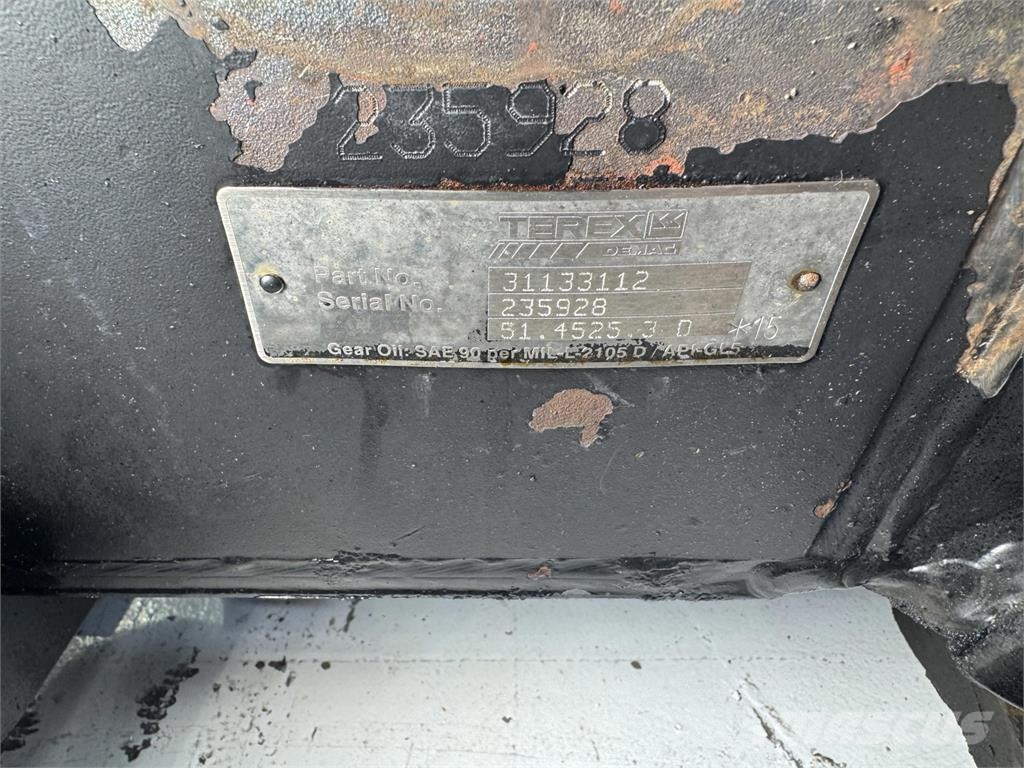 Demag AC 40-1 CITY axle 3 Assen