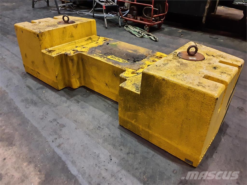 Demag AC 50-1 counterweight 7450kg Peças e equipamentos para guindastes