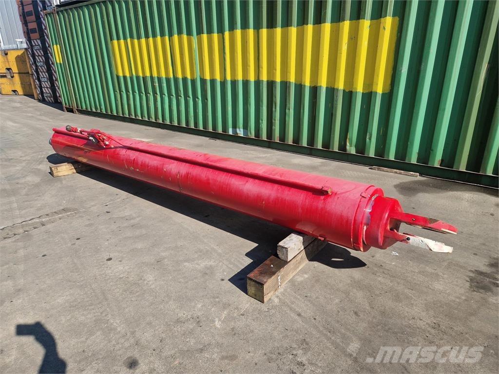 Demag AC 700 Boom cylinder left Peças e equipamentos para guindastes