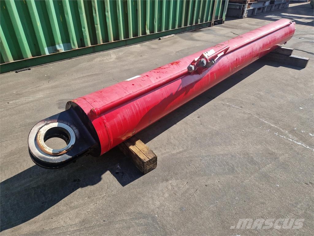 Demag AC 700 Boom cylinder left Peças e equipamentos para guindastes