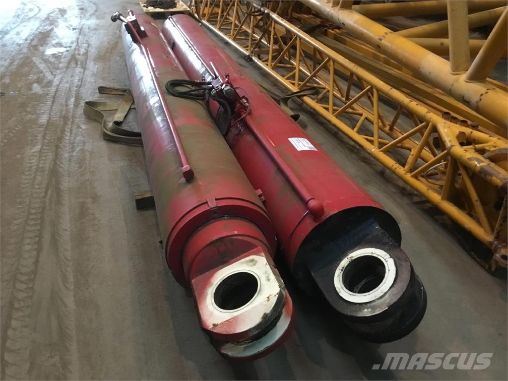 Demag AC 700 Boom cylinder left Peças e equipamentos para guindastes
