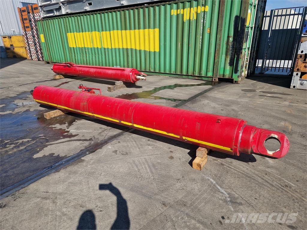 Demag AC 700 LUFFING CYLINDER right Peças e equipamentos para guindastes