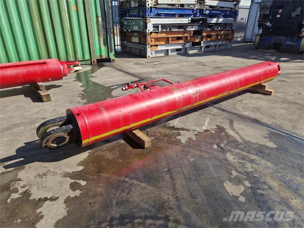 Demag AC 700 LUFFING CYLINDER right Peças e equipamentos para guindastes