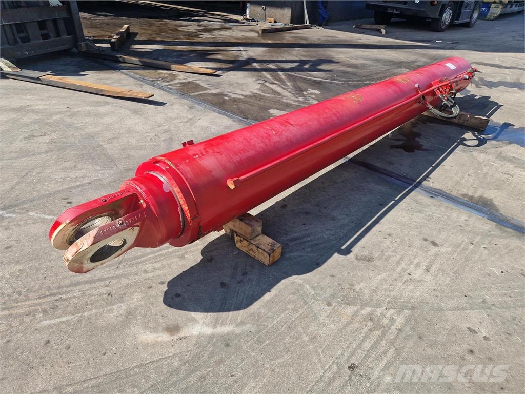 Demag AC 700 LUFFING CYLINDER right Peças e equipamentos para guindastes