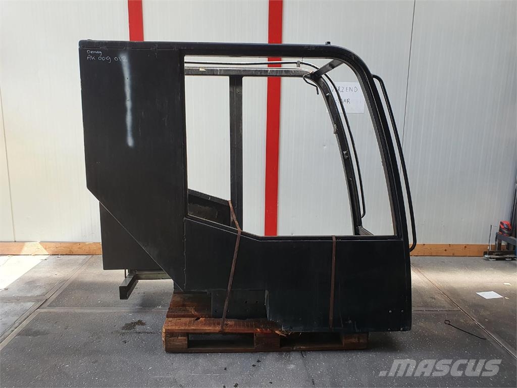 Demag AC upper cabin Ohjaamo ja sisusta