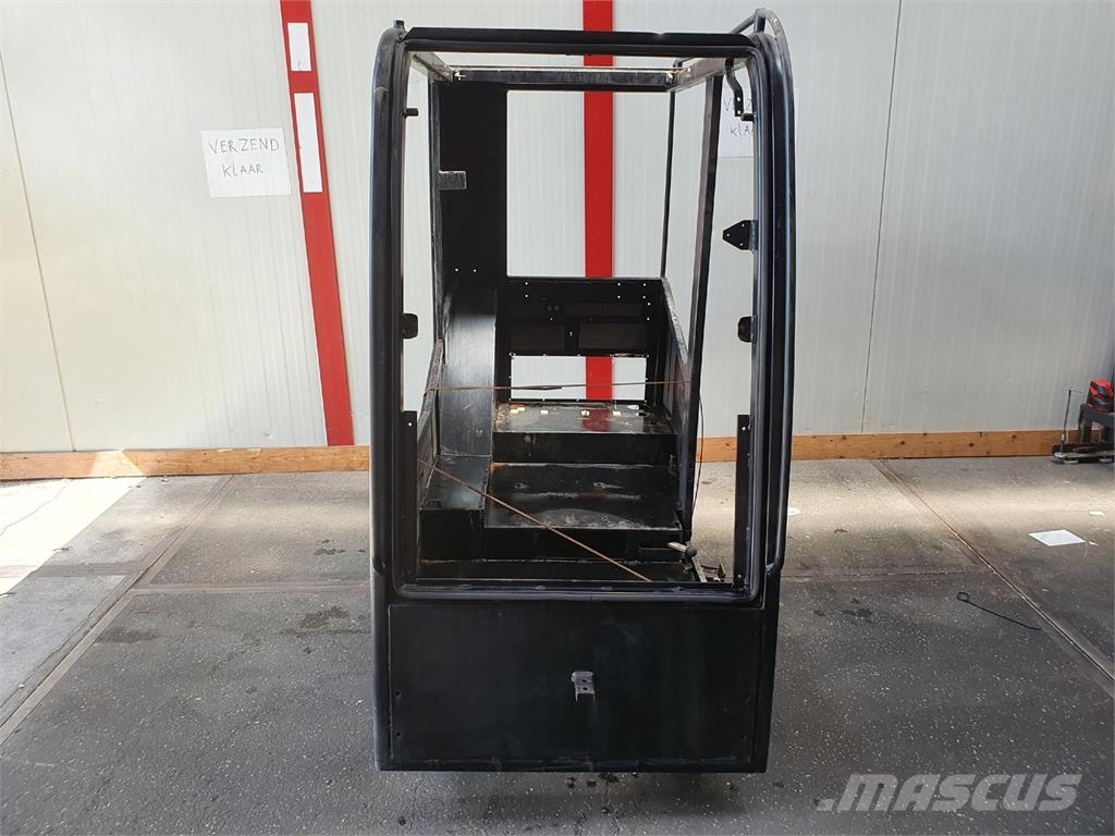 Demag AC upper cabin Ohjaamo ja sisusta