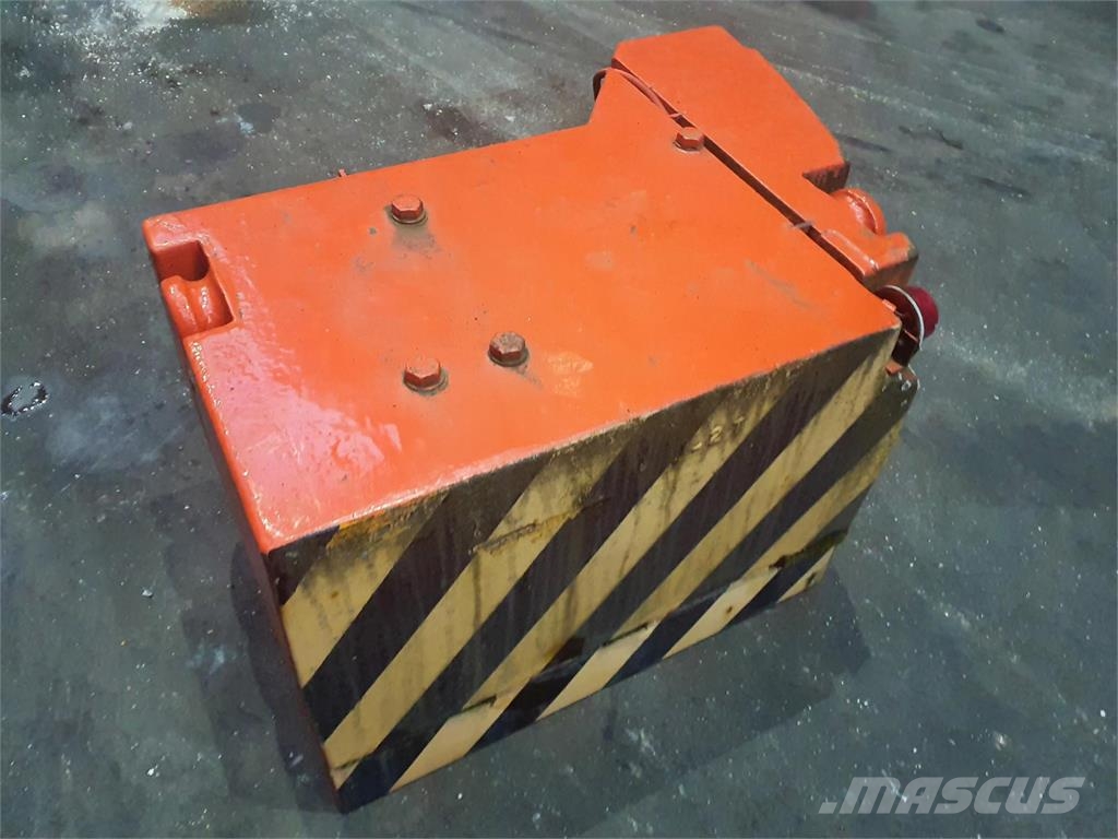 Demag counterweight left 1,2 + 0,3t Peças e equipamentos para guindastes