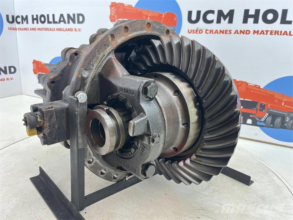 Demag HC 340 drive through differential 13x35 axle 5 Εξαρτήματα και εξοπλισμός για γερανούς