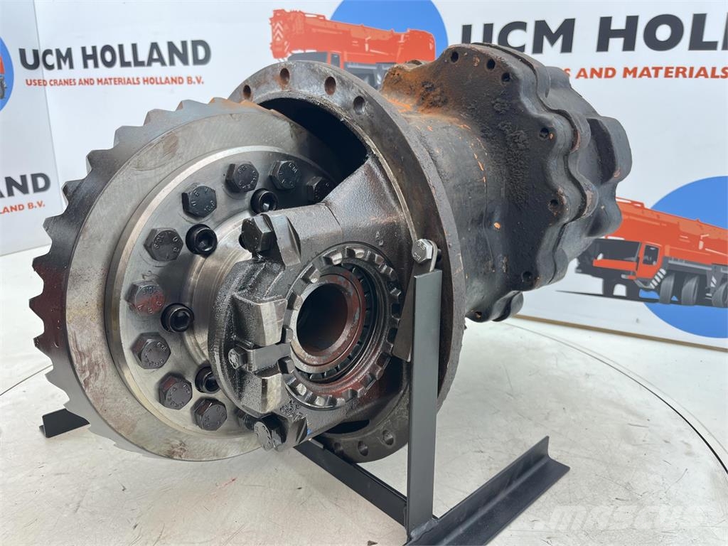 Demag HC 340 drive through differential 13x35 axle 5 Εξαρτήματα και εξοπλισμός για γερανούς
