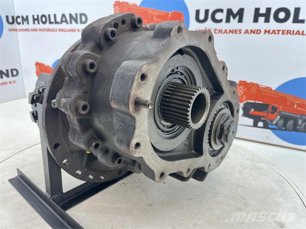 Demag HC 340 drive through differential 13x35 axle 5 Εξαρτήματα και εξοπλισμός για γερανούς