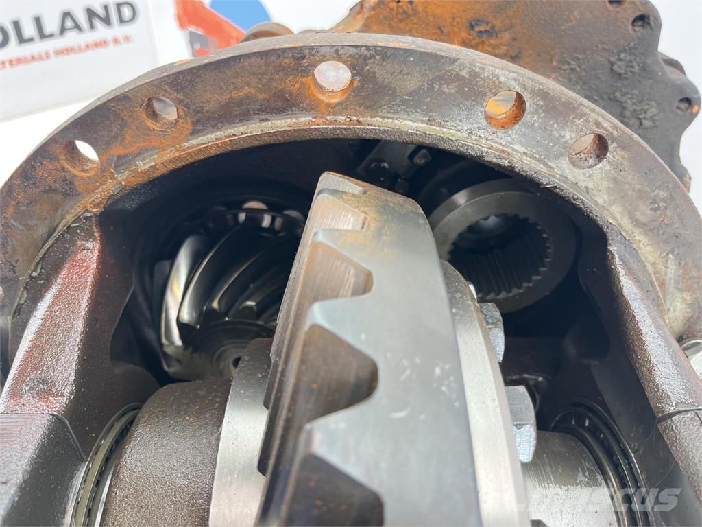 Demag HC 340 drive through differential 13x35 axle 5 Εξαρτήματα και εξοπλισμός για γερανούς