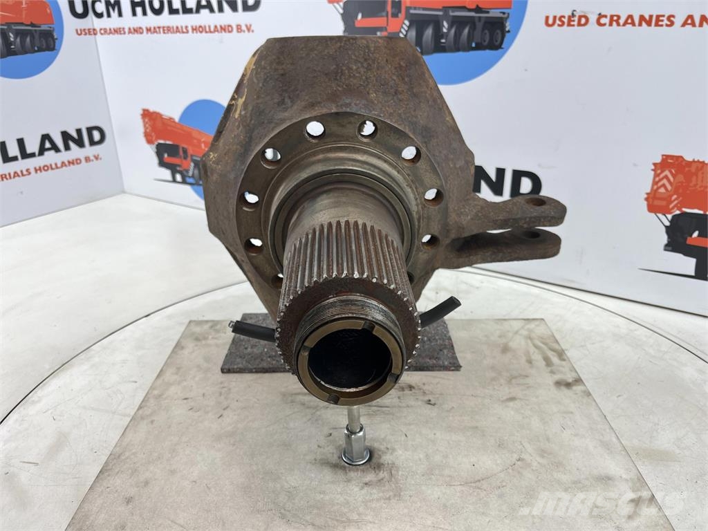 Demag HC 340 Steering knuckle 12 holes axle 3 محور العجلة