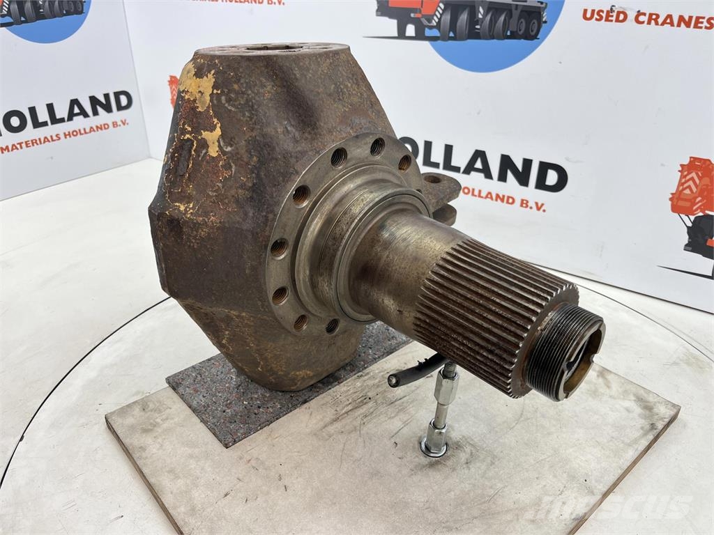 Demag HC 340 Steering knuckle 12 holes axle 3 محور العجلة