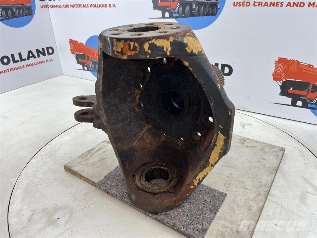 Demag HC 340 Steering knuckle 12 holes axle 3 محور العجلة