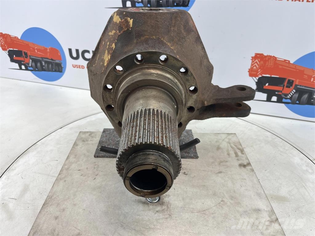 Demag HC 340 Steering knuckle 12 holes axle 3 محور العجلة