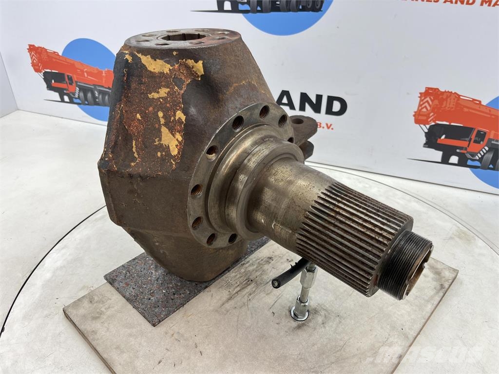 Demag HC 340 Steering knuckle 12 holes axle 3 محور العجلة
