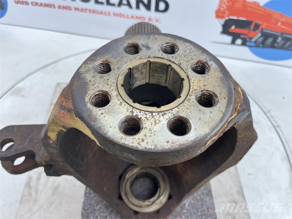 Demag HC 340 Steering knuckle 12 holes axle 3 محور العجلة