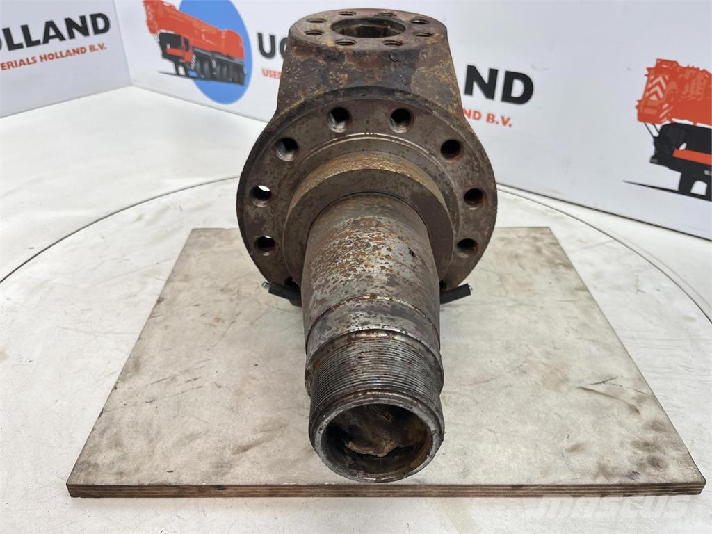 Demag HC 340 Steering knuckle 12 holes axle 2 محور العجلة