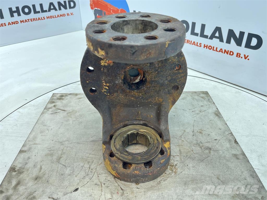 Demag HC 340 Steering knuckle 12 holes axle 2 محور العجلة