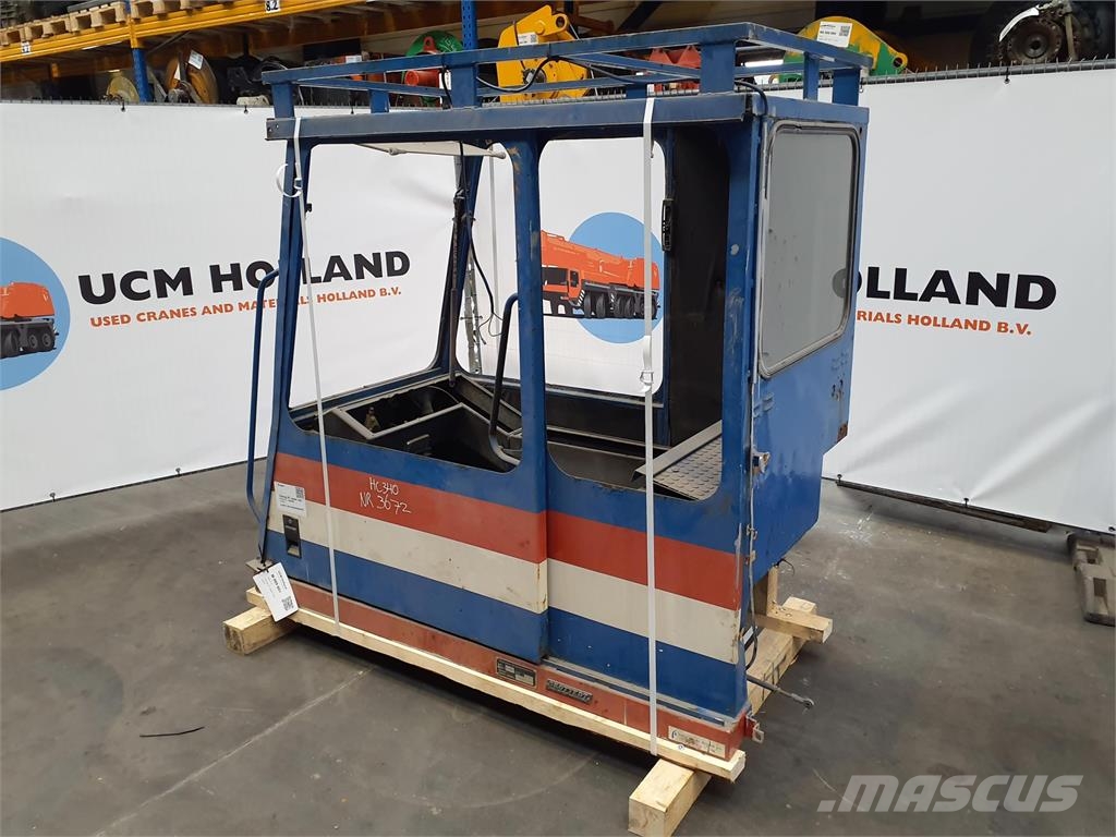 Demag HC upper cabin Cabine en interieur