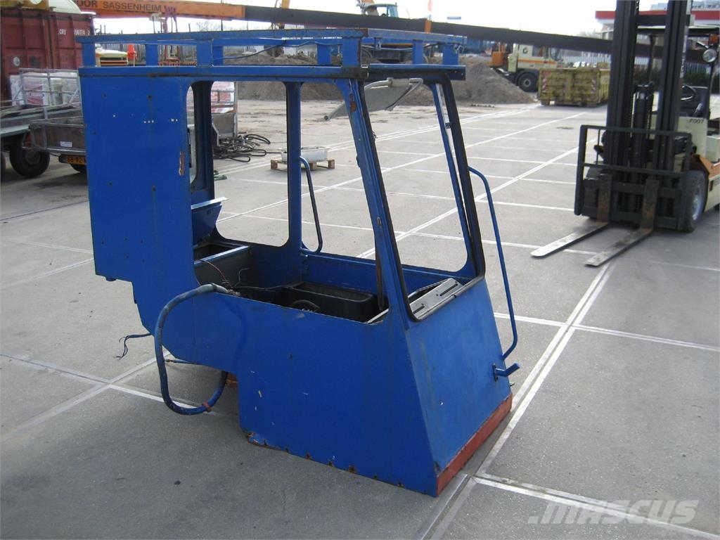 Demag HC upper cabin Cabine en interieur