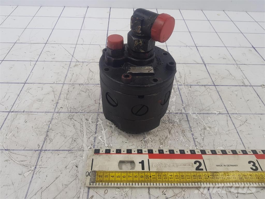 Emergency steering pump from ZF Kranar, delar och tillbehör