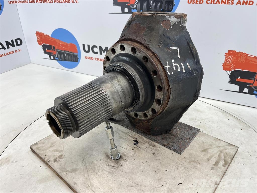 Faun ATF 45-3 Steering knuckle 16 holes axle 3 Axles