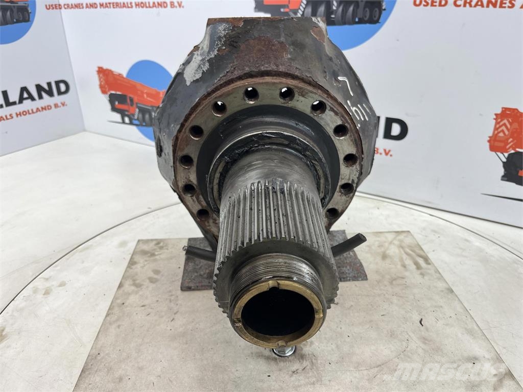 Faun ATF 45-3 Steering knuckle 16 holes axle 3 Axles