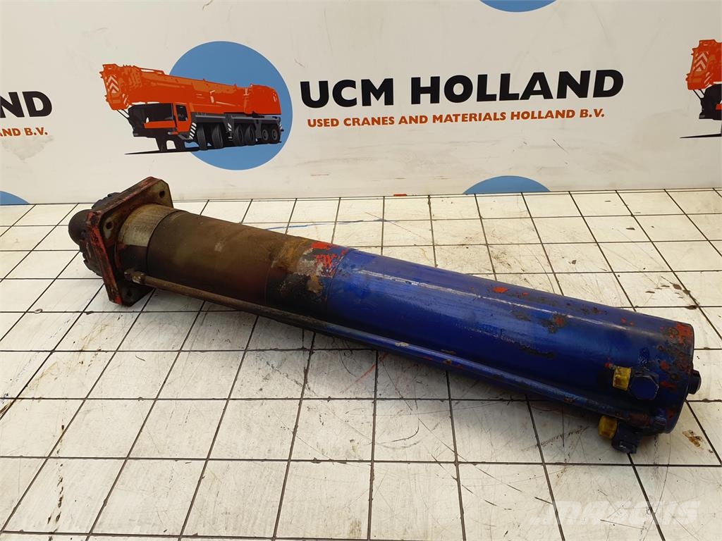 Faun RTF 45 outrigger support cylinder Kran-Teile und Zubehör