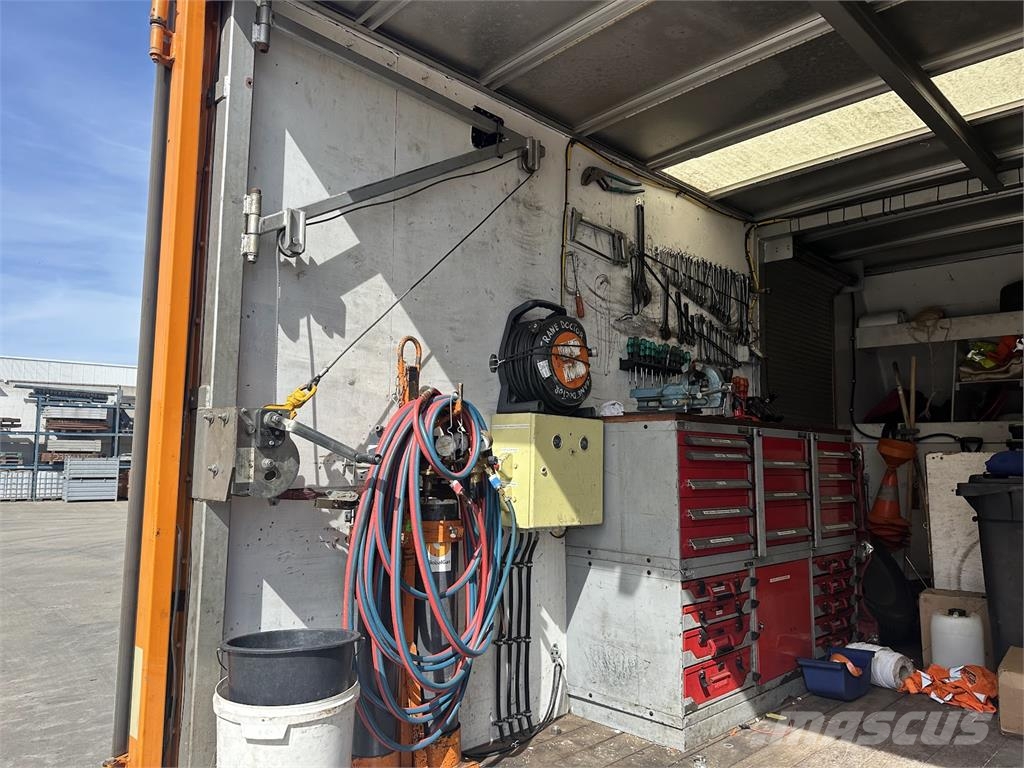 Ford F350 service truck All terrain cranes