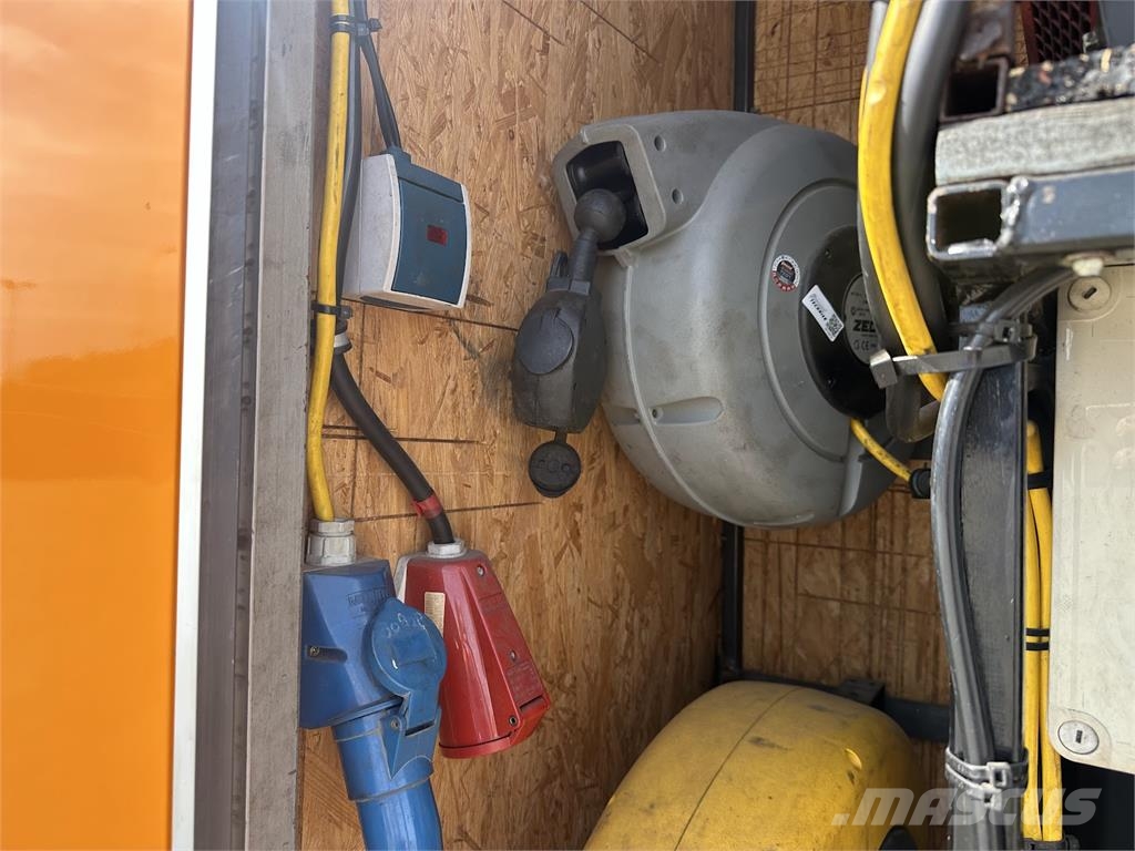 Ford F350 service truck All terrain cranes