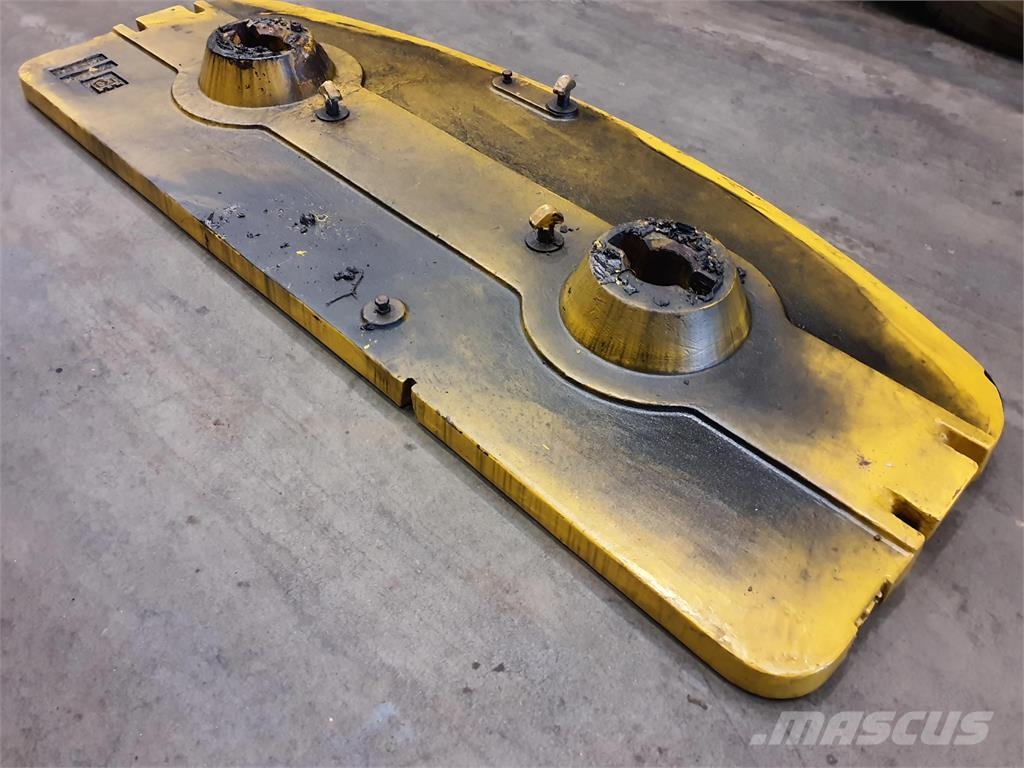 Grove GMK 3050 counterweight 1,3 ton 起重机配件设备