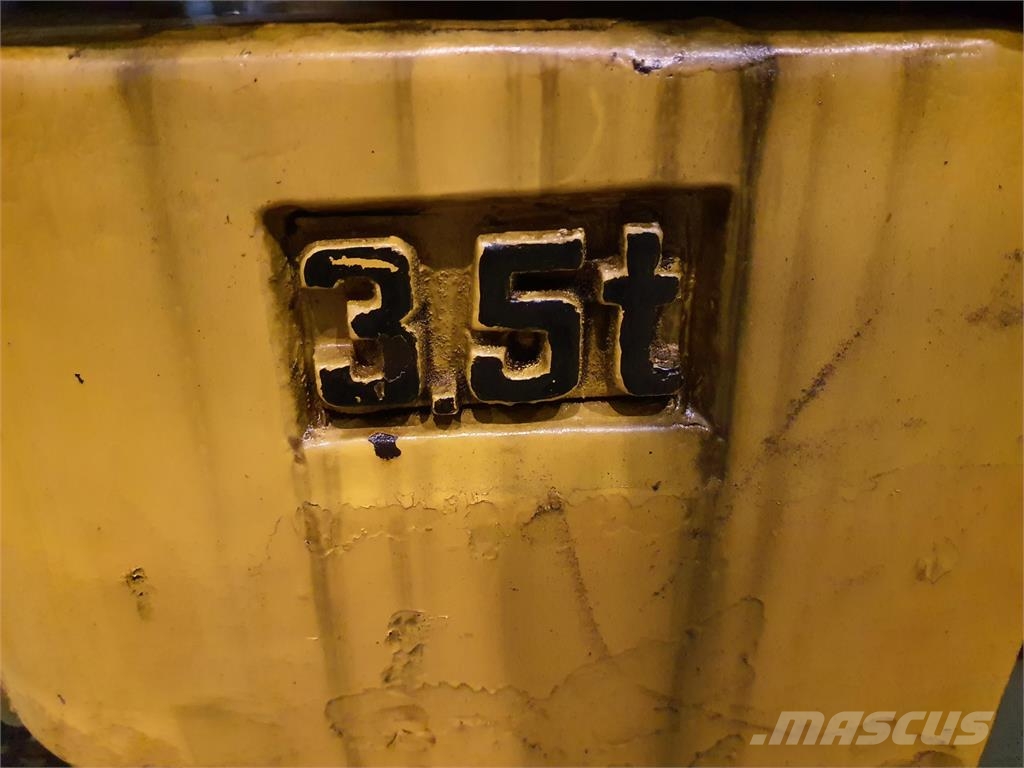Grove GMK 3050 counterweight 3,5 ton 起重机配件设备
