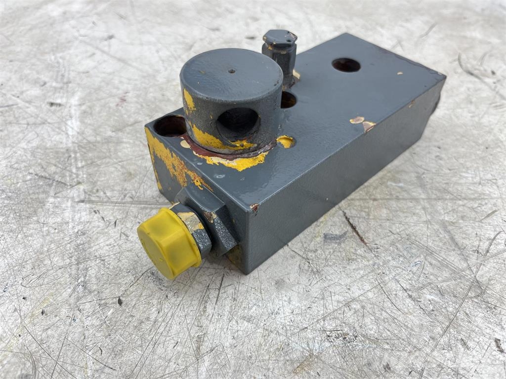 Grove GMK 3050 hand pump (emergency pump) 起重机配件设备