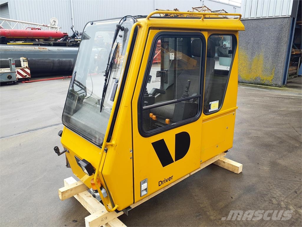 Grove GMK 3050 operators cab Кабіна