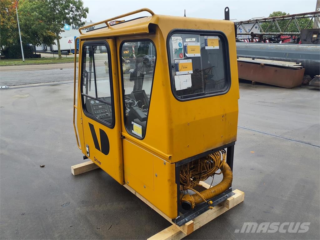 Grove GMK 3050 operators cab Кабіна