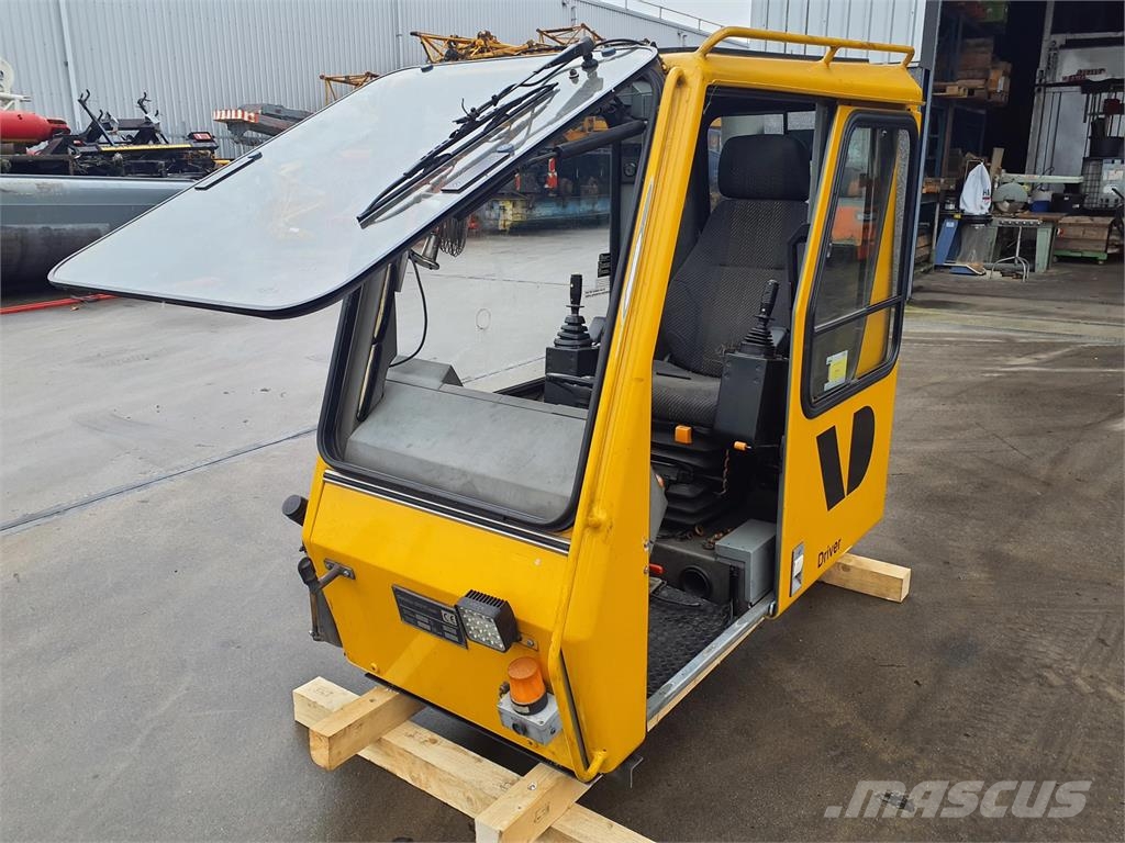 Grove GMK 3050 operators cab Кабіна