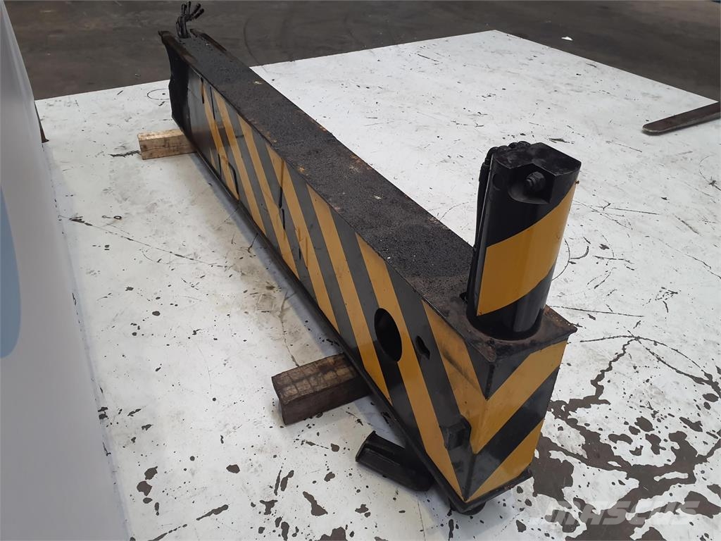 Grove GMK 3050 outrigger beam complete rear Kraanade varuosad ja varustus