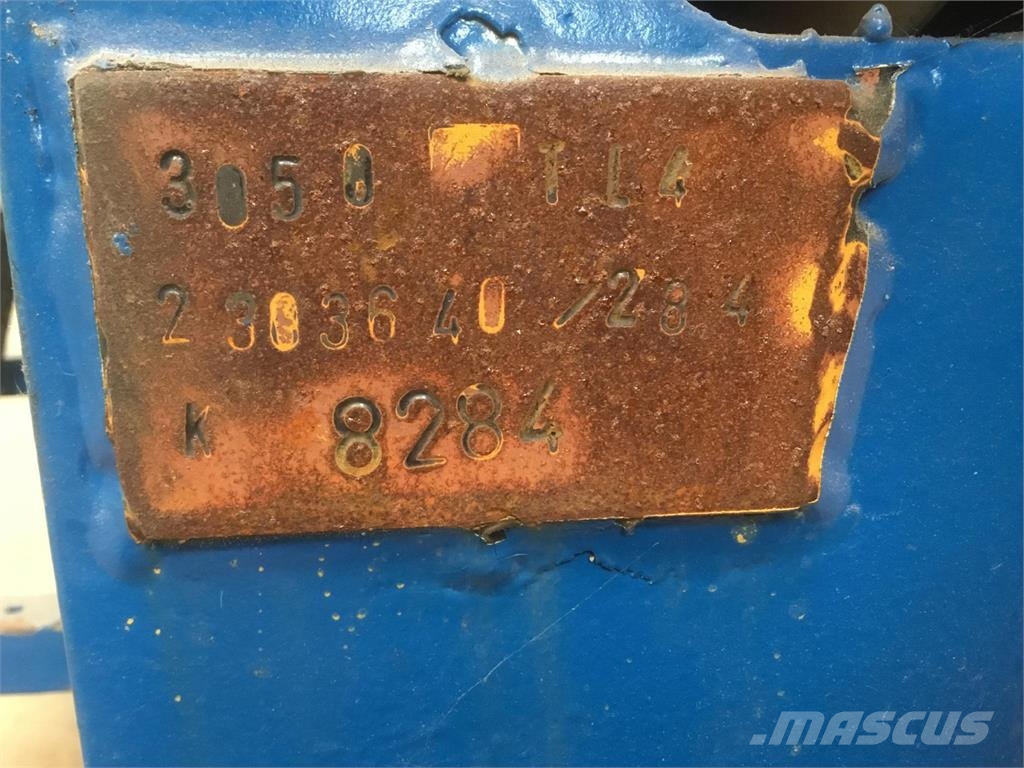 Grove GMK 3050 telescopic head section 4 Kranų dalys ir įranga