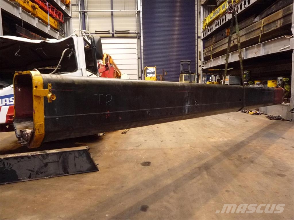 Grove GMK 3050 telescopic section 2 Součásti a zařízení k jeřábům