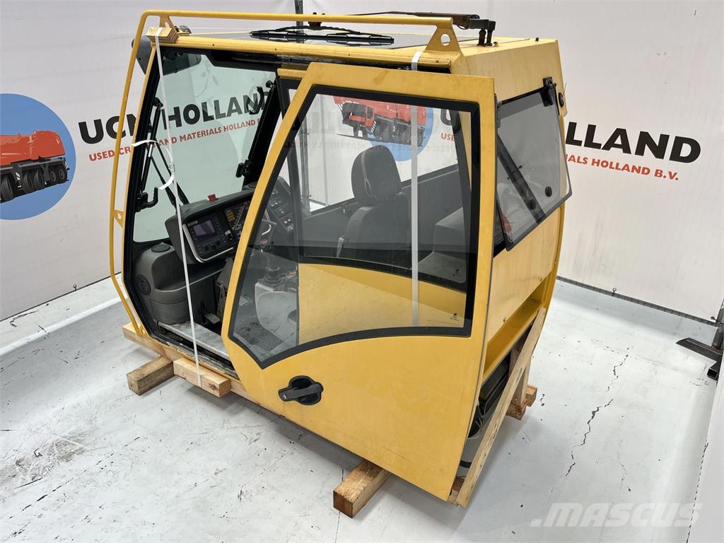 Grove GMK 3055 upper cabin Ohjaamo ja sisusta